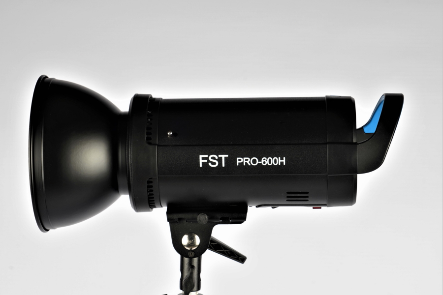 Комплект импульсного света FST PRO-600H Softbox Kit